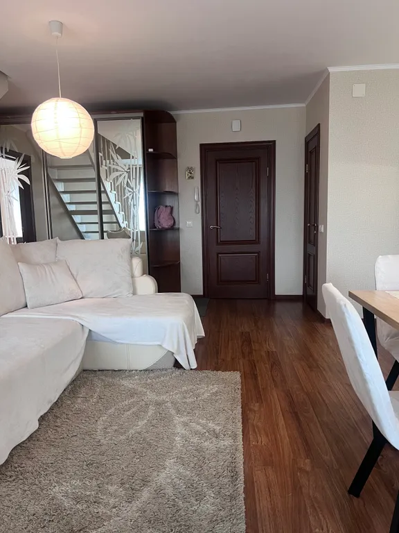 Двухуровневая 3-комнатная квартира