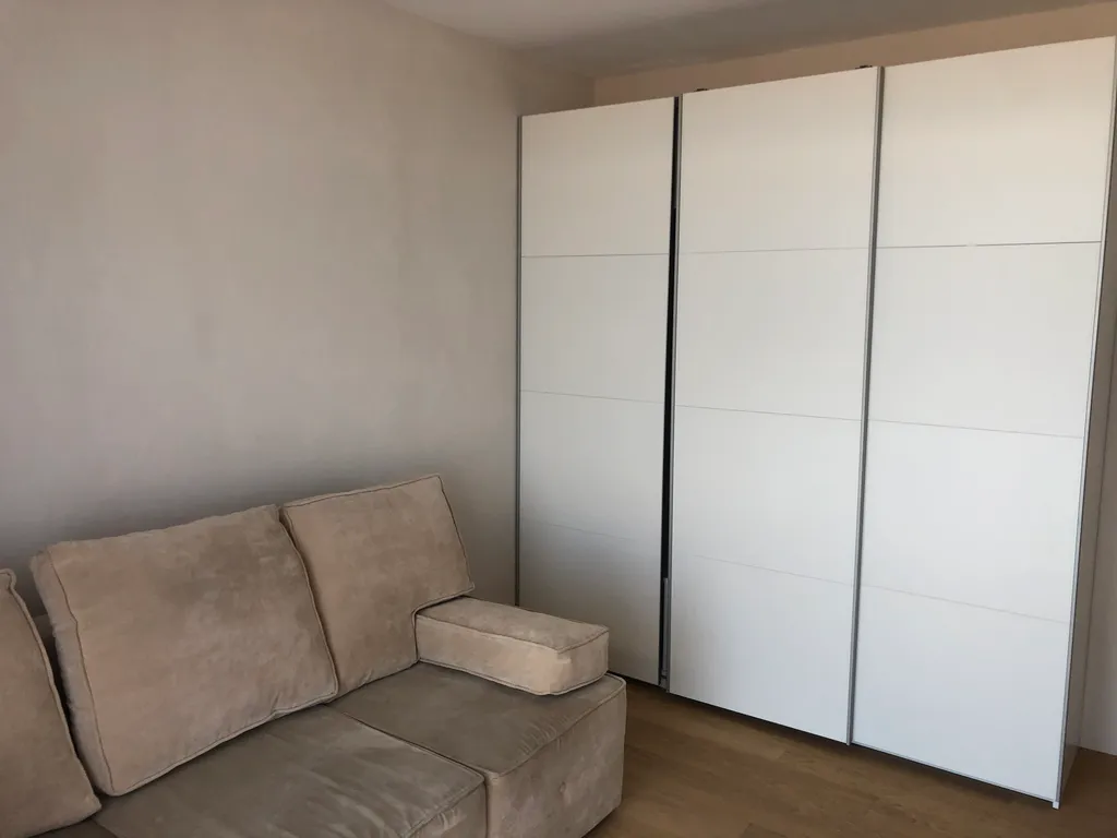 Современный стильный дом у моря