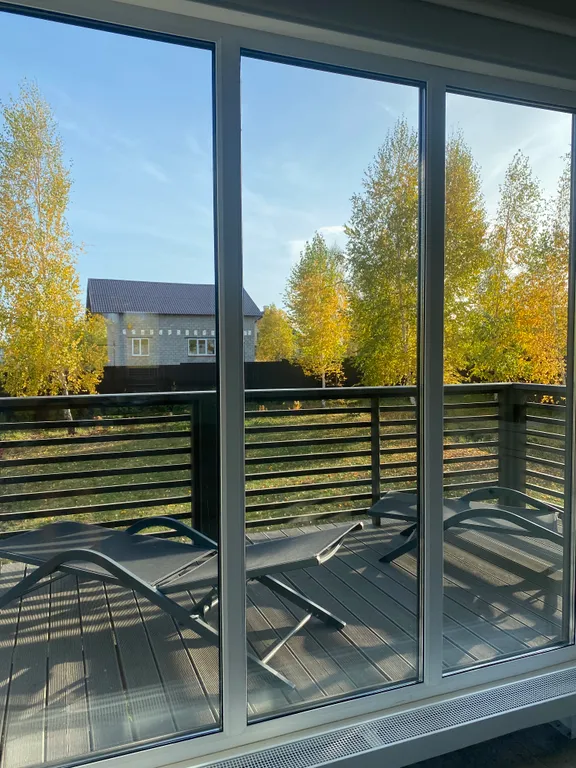 Загородный дом у леса с собственным прудом