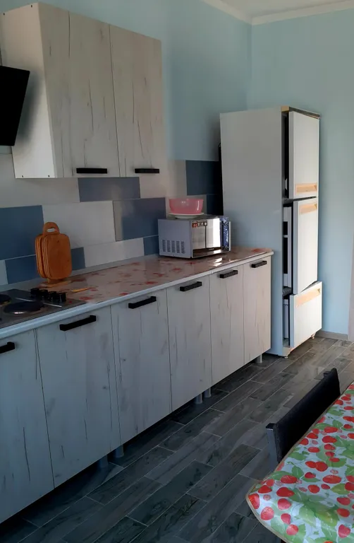 Уютная комната для отдыха с видом на горы