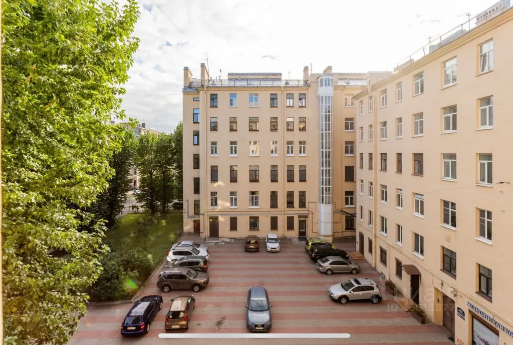 Квартира Современная квартира-лофт у метро — Санкт-Петербург