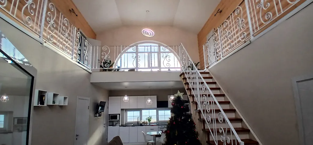 Большой уютный дом