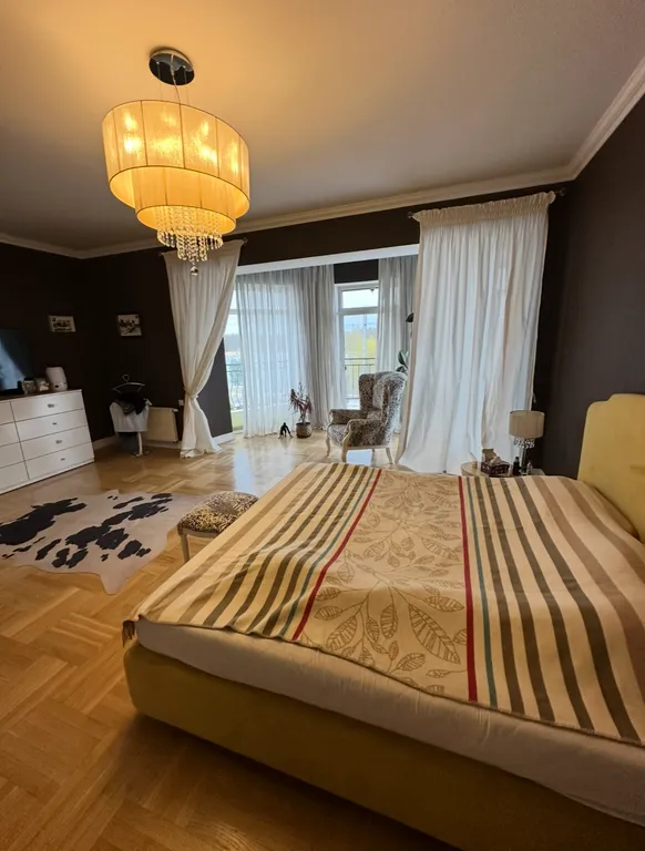 Вилла на берегу реки