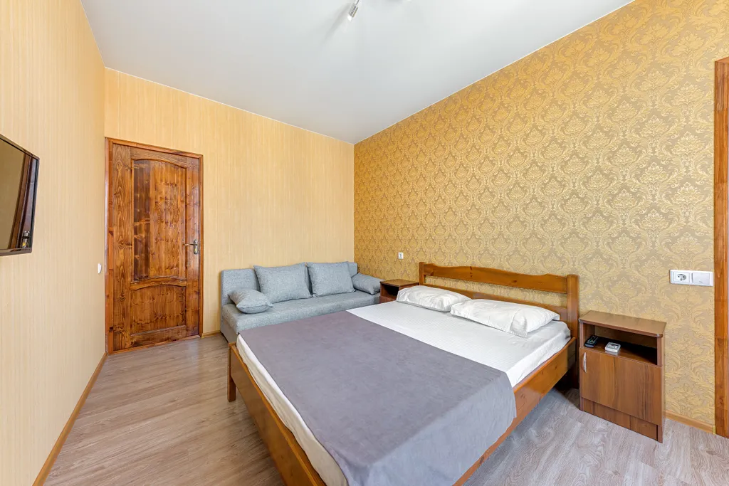 Квартира Квартира Номер в гостевом доме с бассейном в Голубой бухте — Геленджик