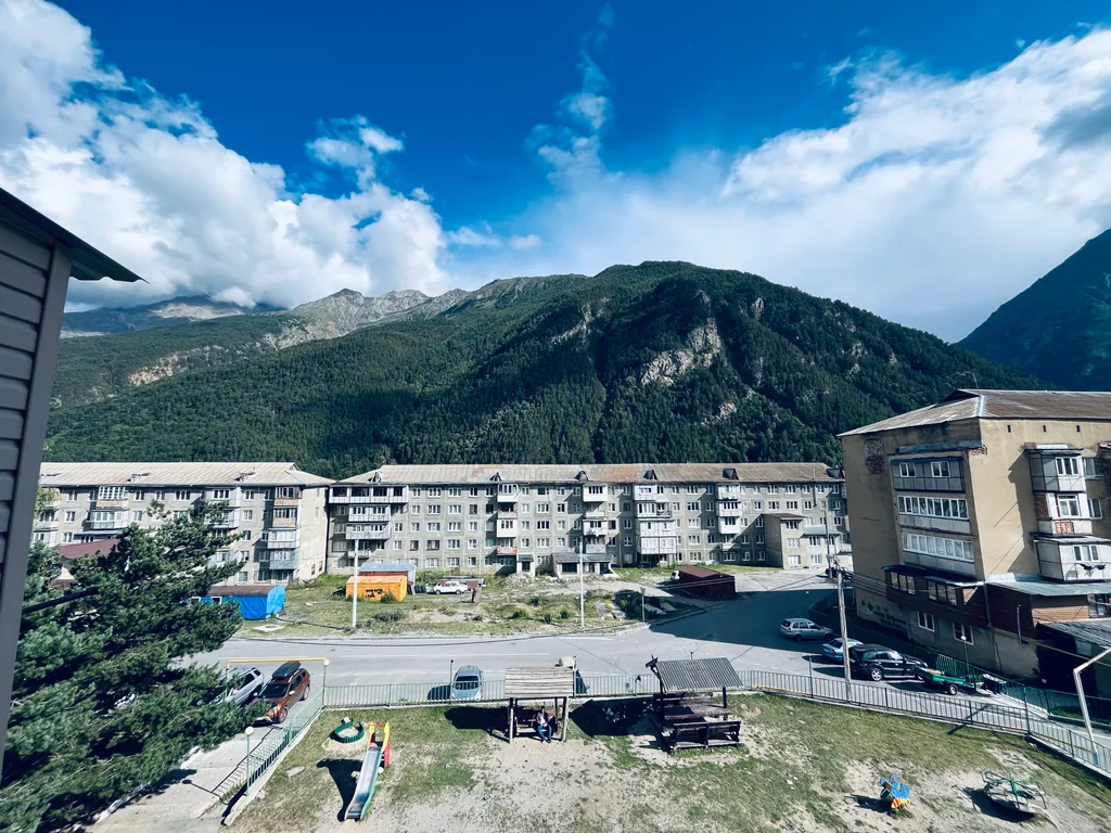 Студия с видом на горы