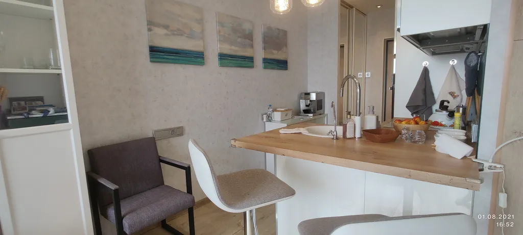 Студия у метро с видом на Москву