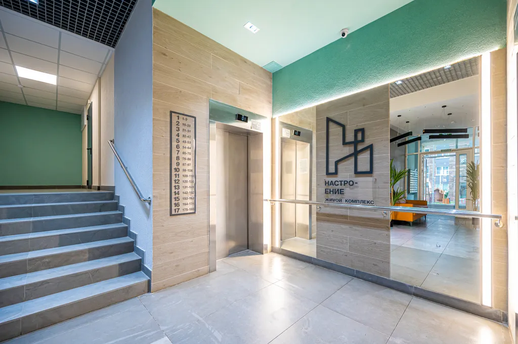 Студия c вау-эффектом в центре с панopaмным балконoм