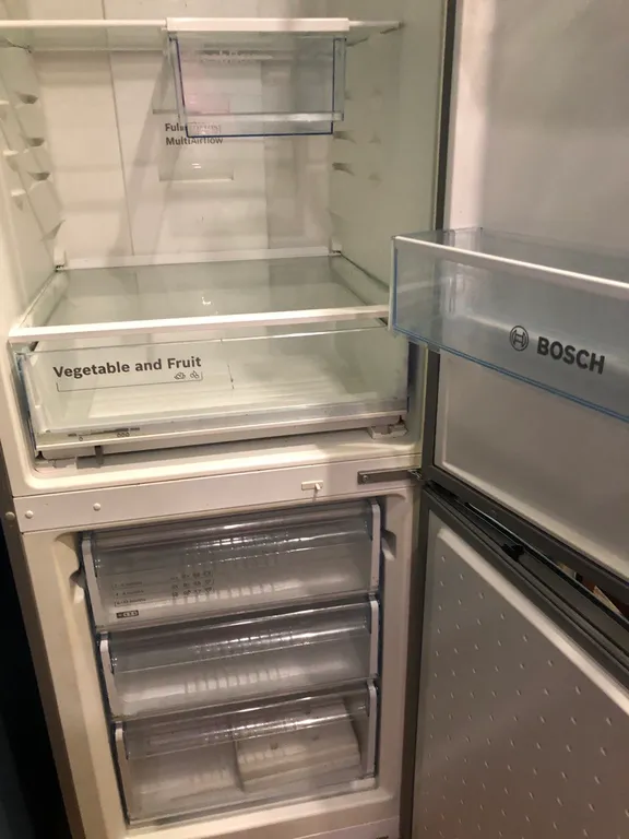 2-комнатная квартира в темных тонах с евроремонтом