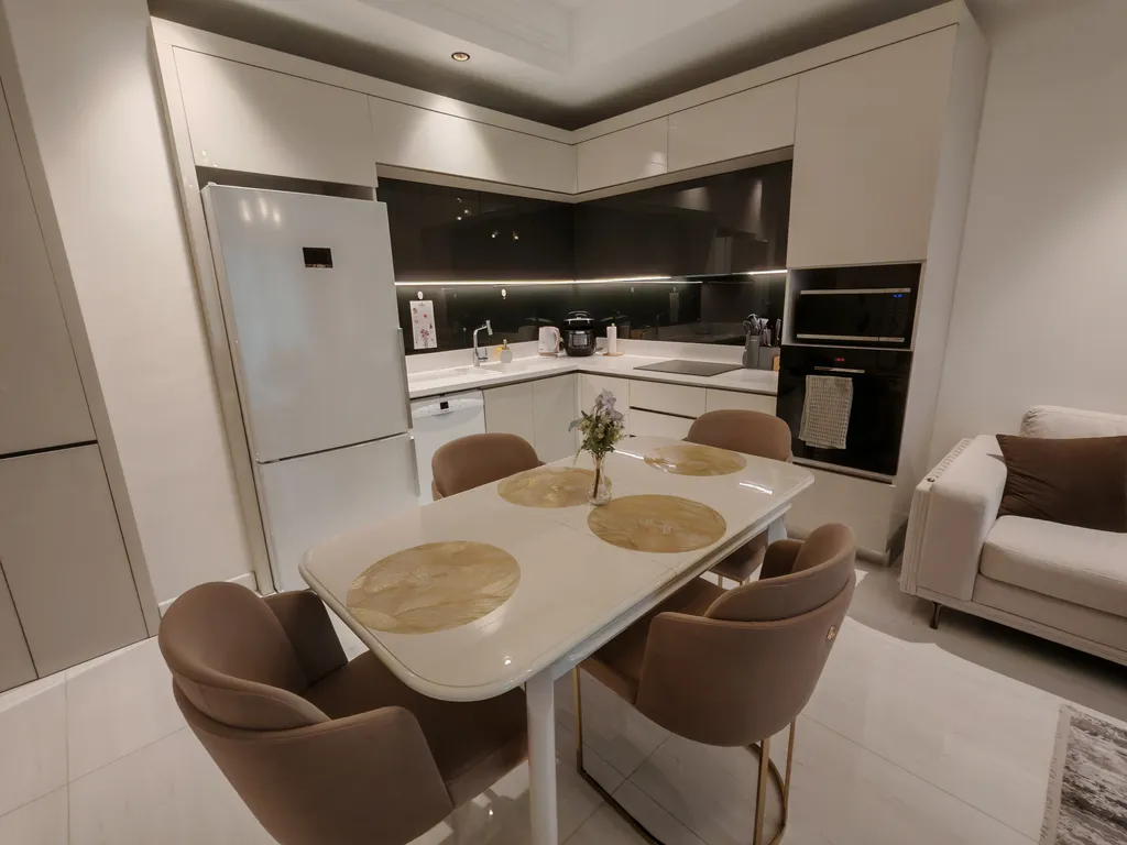 Квартира в Azura World c видом на бассейн и аквапарком