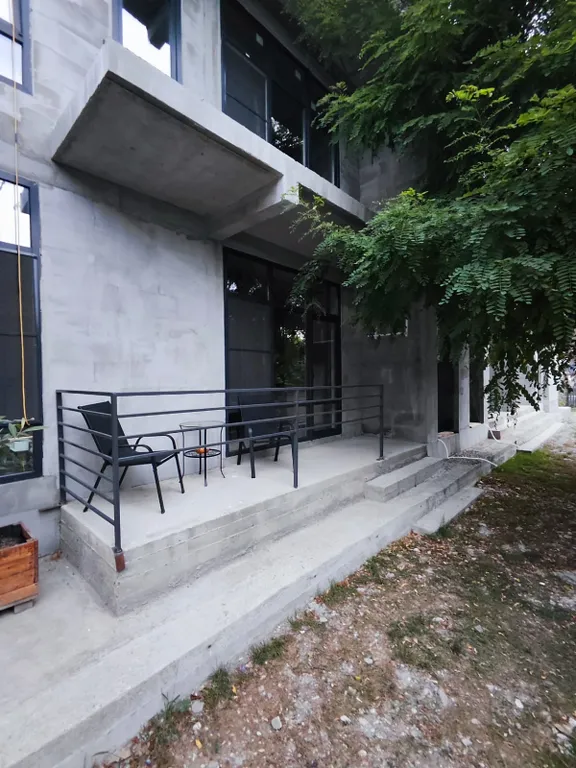 Комната для двоих с балконом