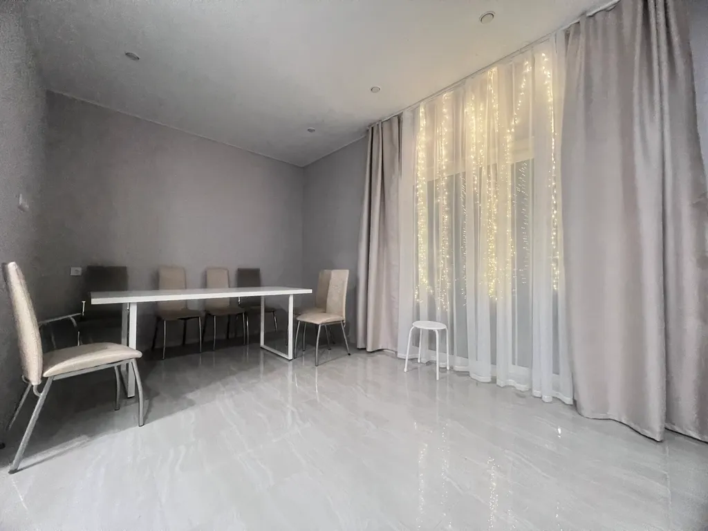 4-комнатный Дом