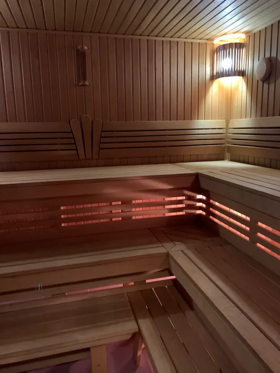 Домик у озера