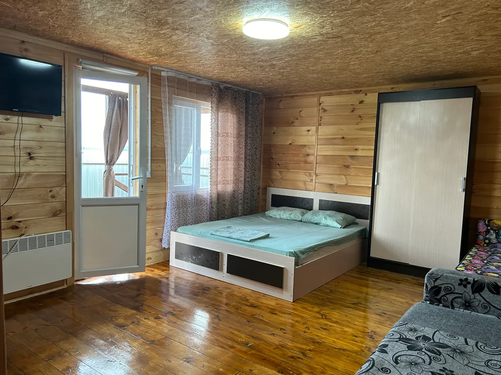 Жилье на озере Медвежьем