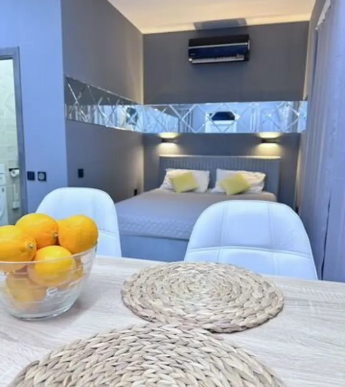 Апартаменты с террасой рядом с аэропортом