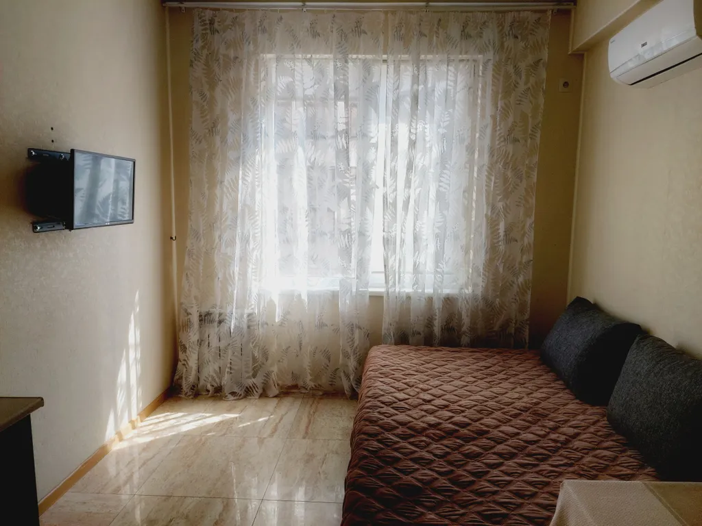 До моря 10 мин по ровной набережной, уютная студия