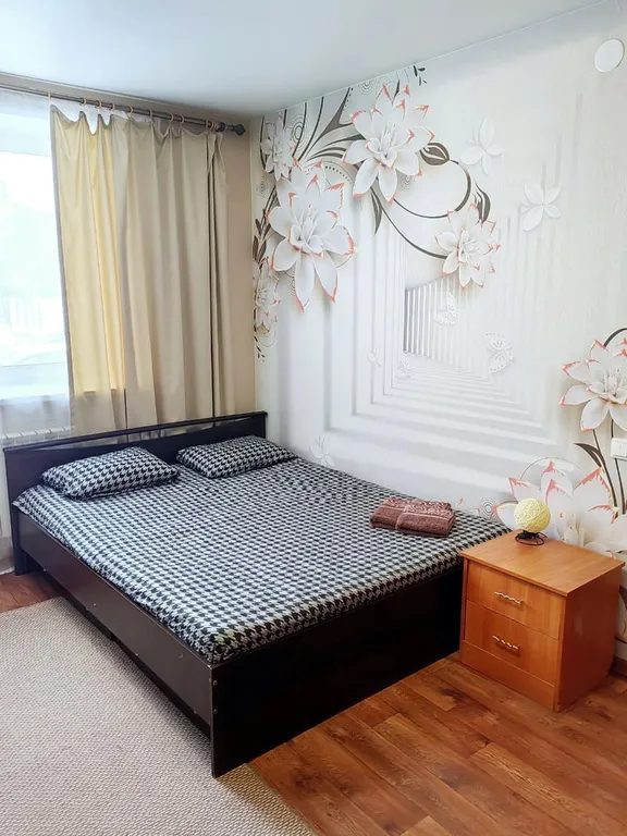 Уютная и чистая квартира в удобном местоположении — аренда посуточно в Тарко-Сале