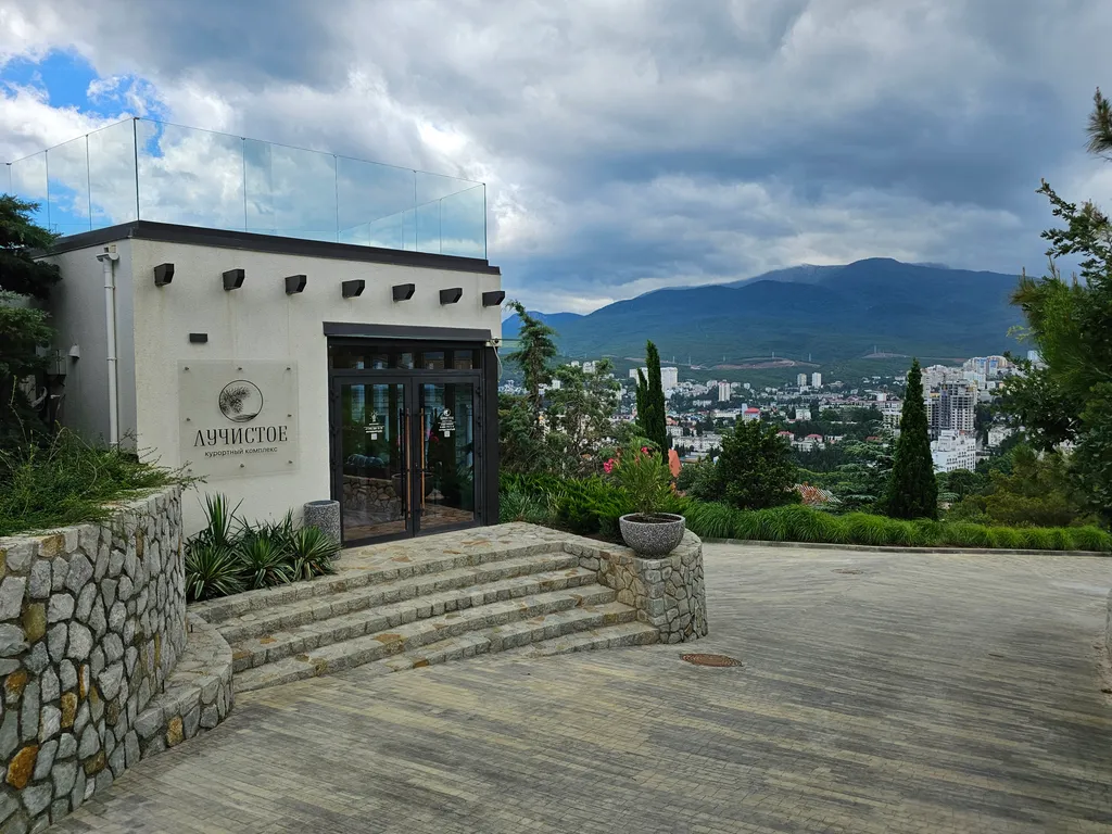 Квартира-студия в новым курортном комплексе лучистое