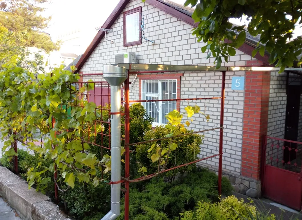 Коттедж Дом у моря в центральной части города целиком — Геленджик