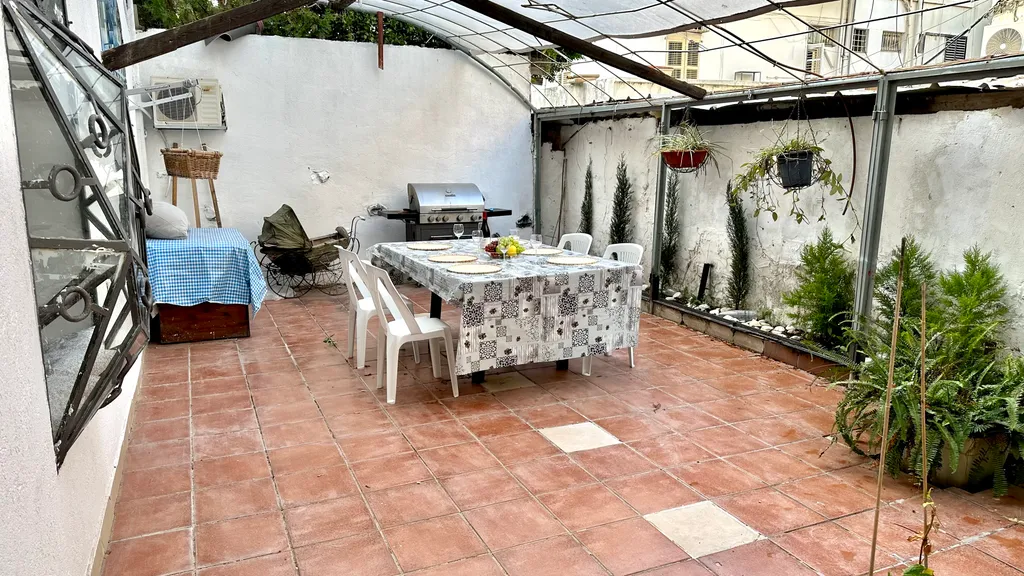 Винтажные апартаменты с зоной барбекю и большим двором для отдыха