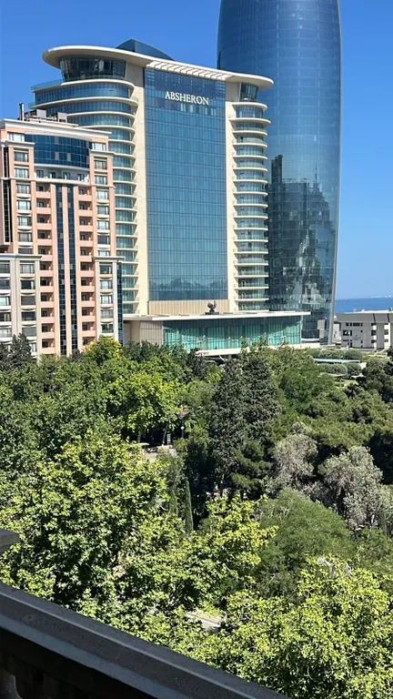 Апартаменты в центре с восхитительным видом на море