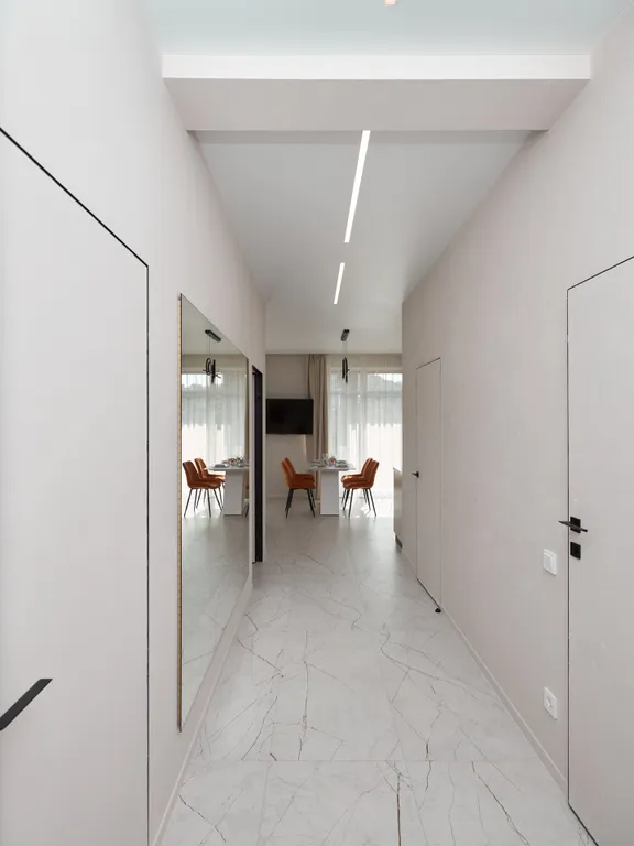 Современная, новая квартира с видом на горы