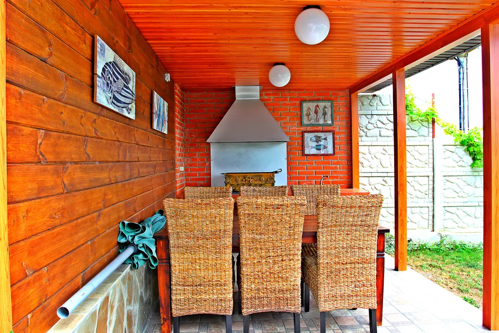 Дом с бассейном