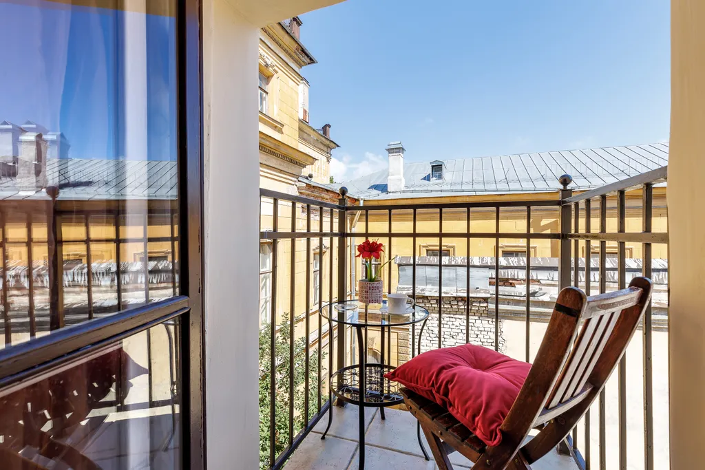 Мансарда, 2 этажа, 4 балкона