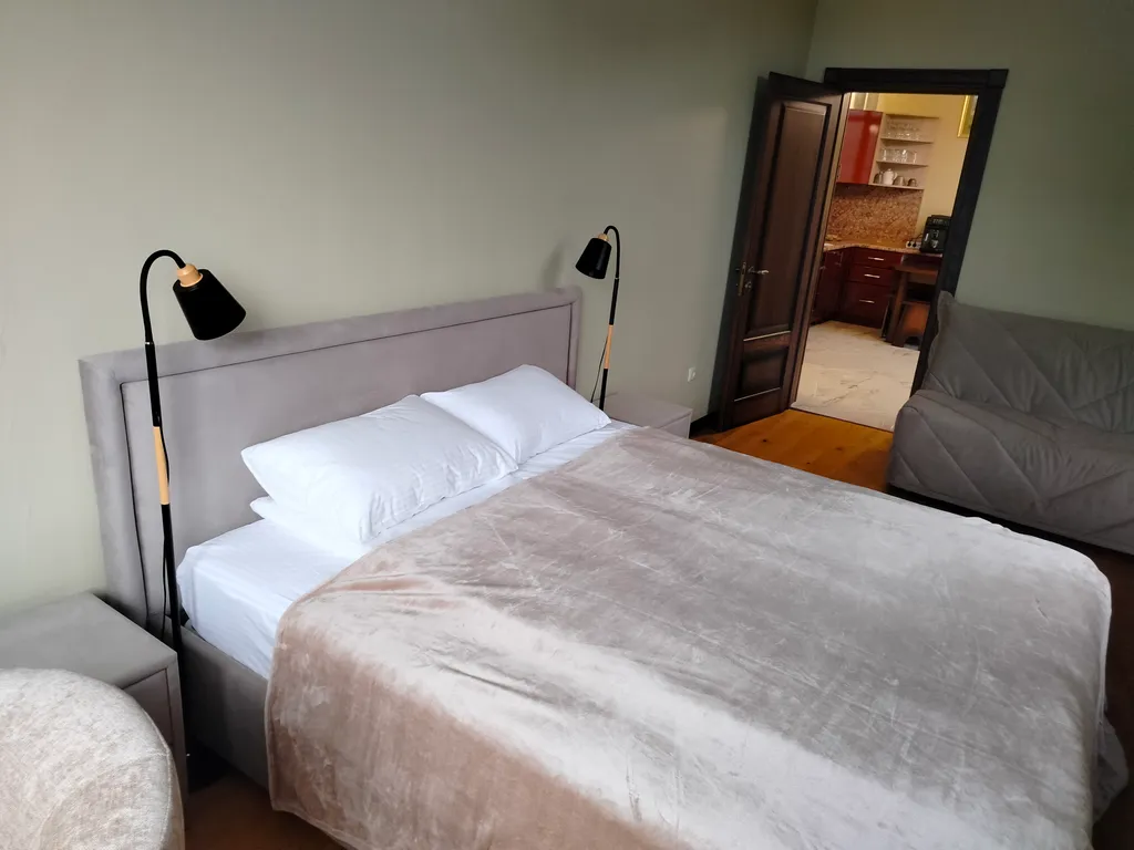 2-комнатный апартамент с видом на Аигбу