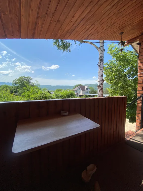 Уютный номер с видом на горы