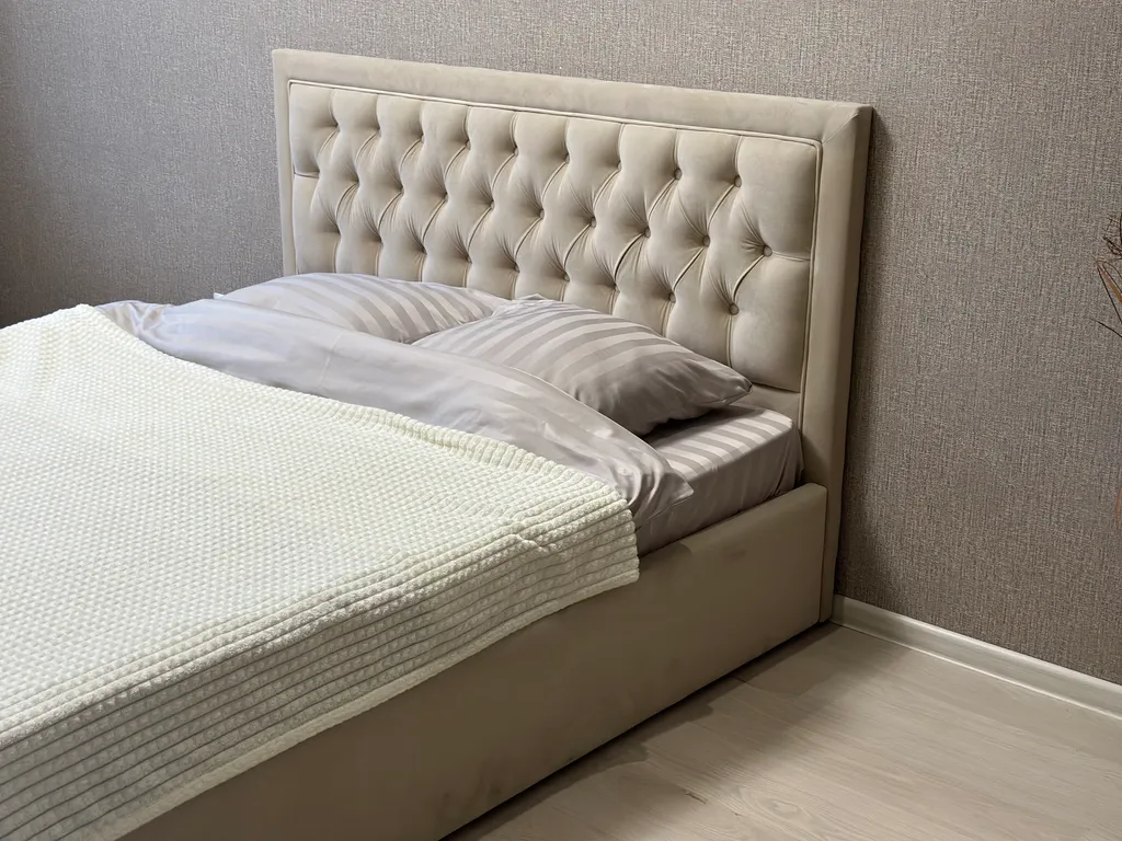 Уютная квартира в новом районе центра города, Вид на парк — аренда посуточно в Брянск