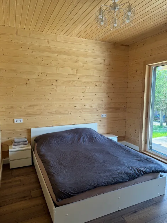 Видовой загородный дом с террасой и баней