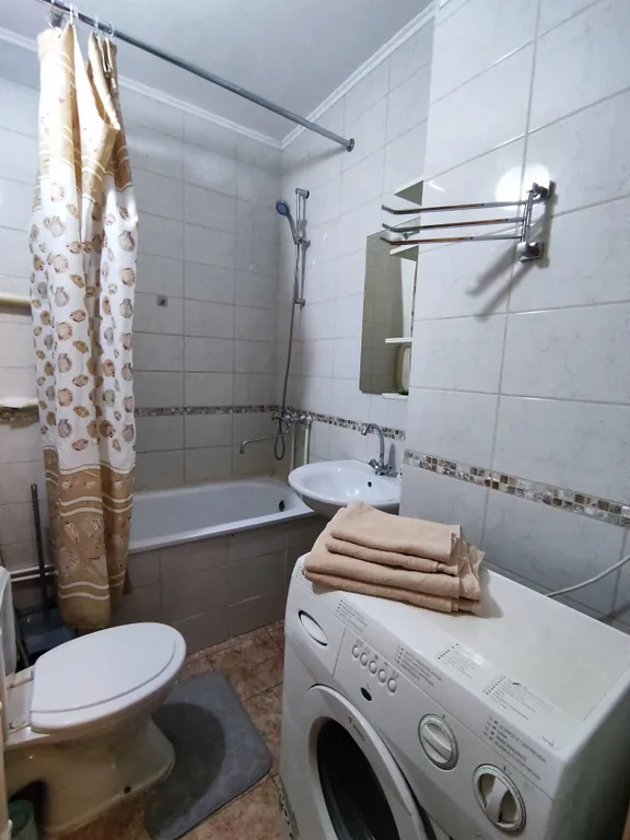 Уютная студия около соснового леса и мед городка