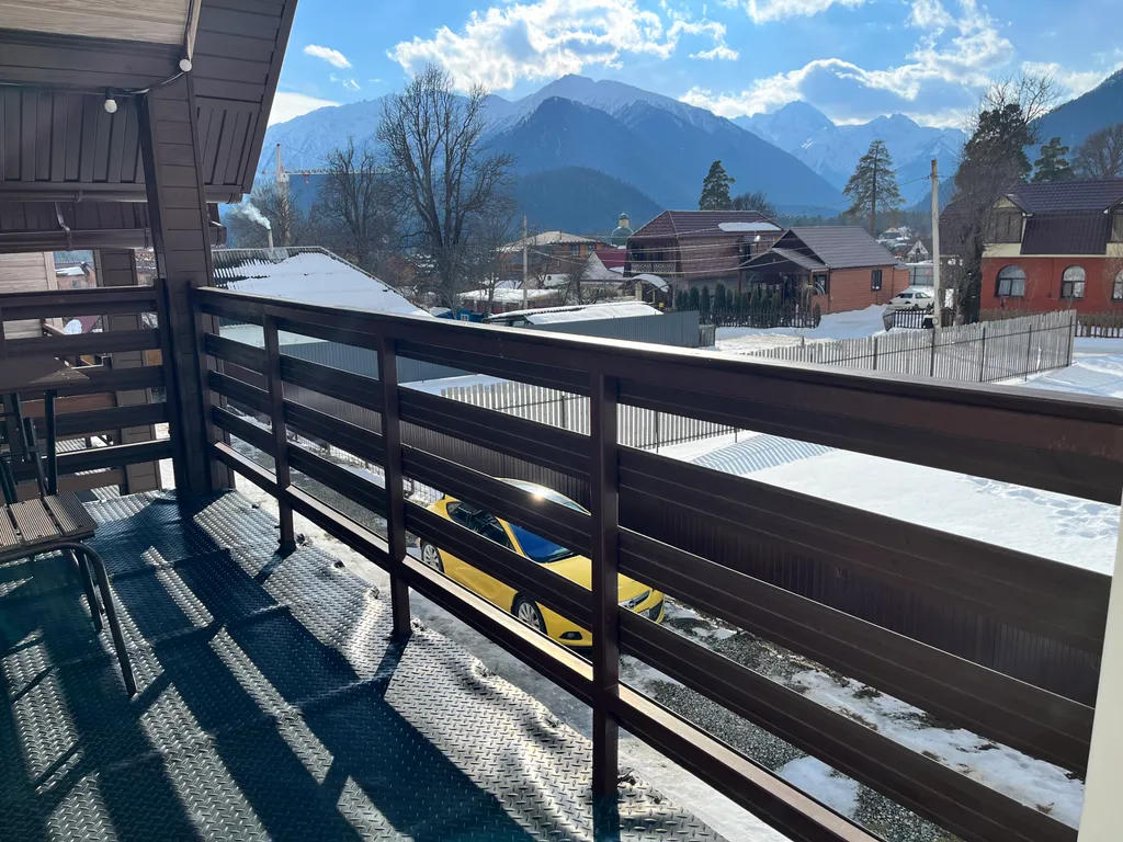 Коттедж с видом на горы 2