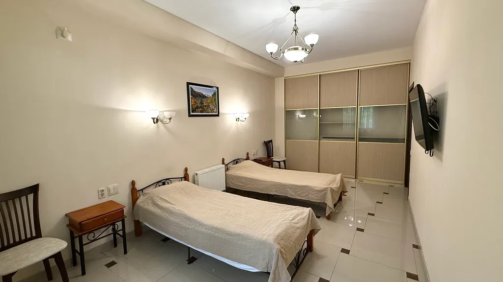 4-комнатная Квартира