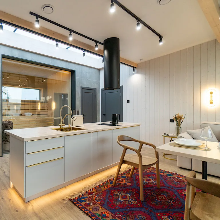 Домик в Икше с сауной и камином (Glassbox108 Premium 2)