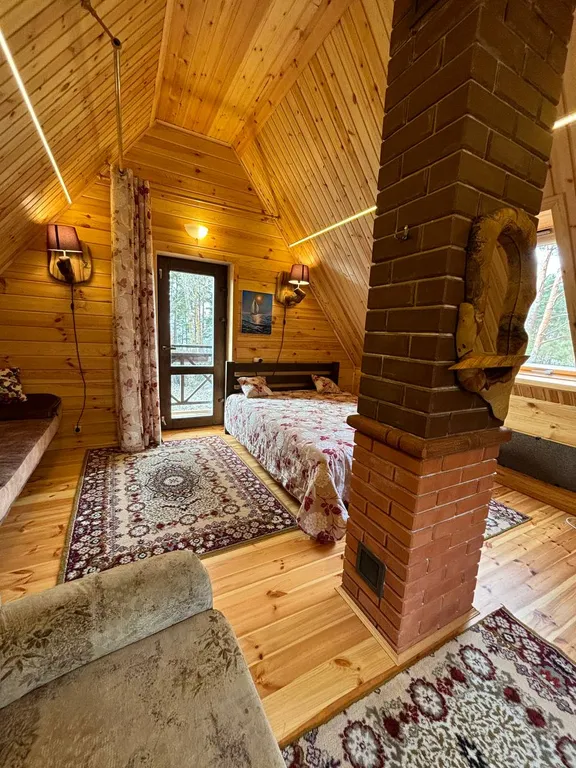 Дом с балконом у озера Нарочь