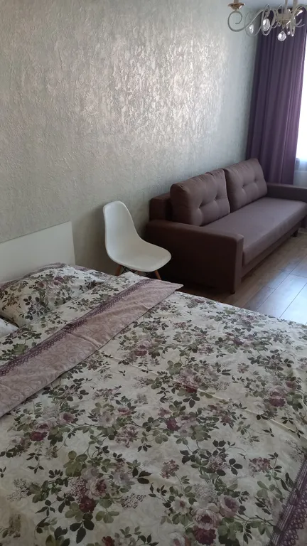 Новая трехкомнатная квартира в самом центре с видом на площадь Победы