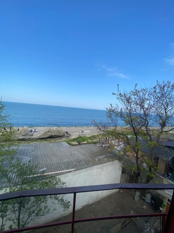 Комната на берегу