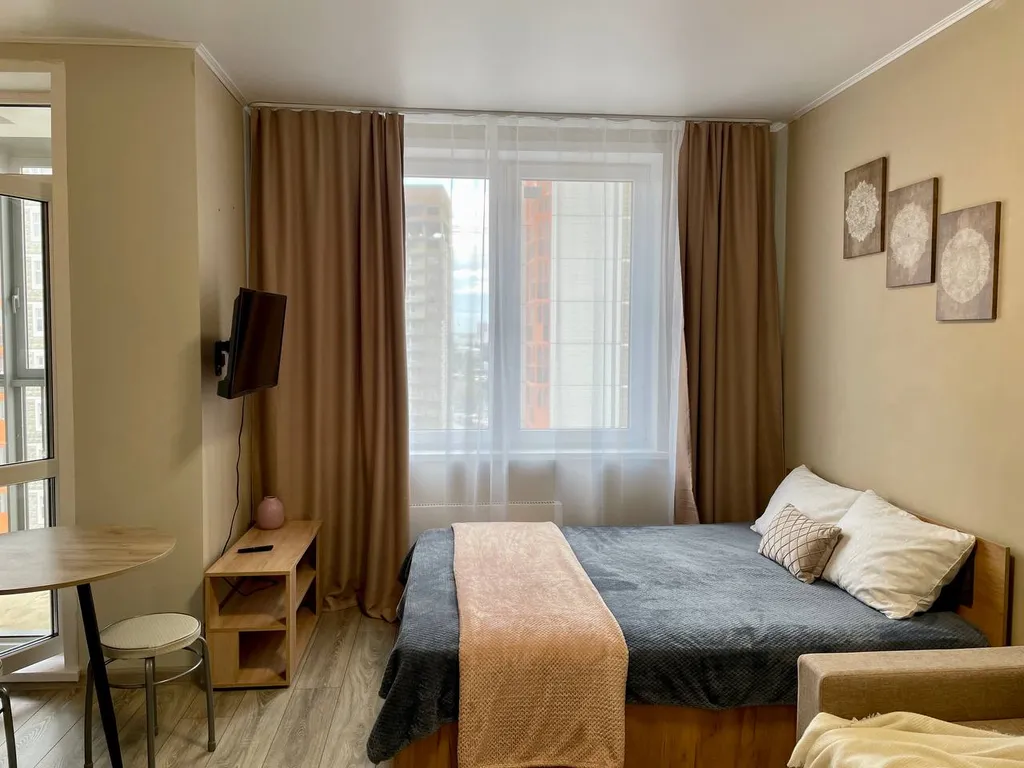 Квартира Стильная студия на Апрельской — Красноярск