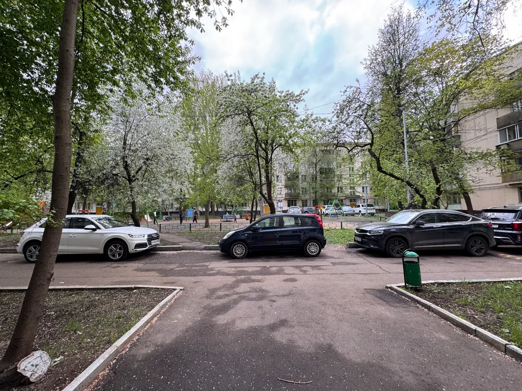 Квартира Двухкомнатная квартира около метро wifi — Москва