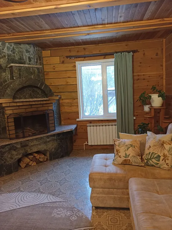 Уютный коттедж с камином