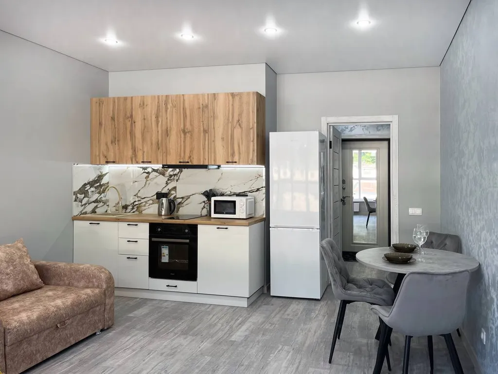 Студия с частичным видом на лес