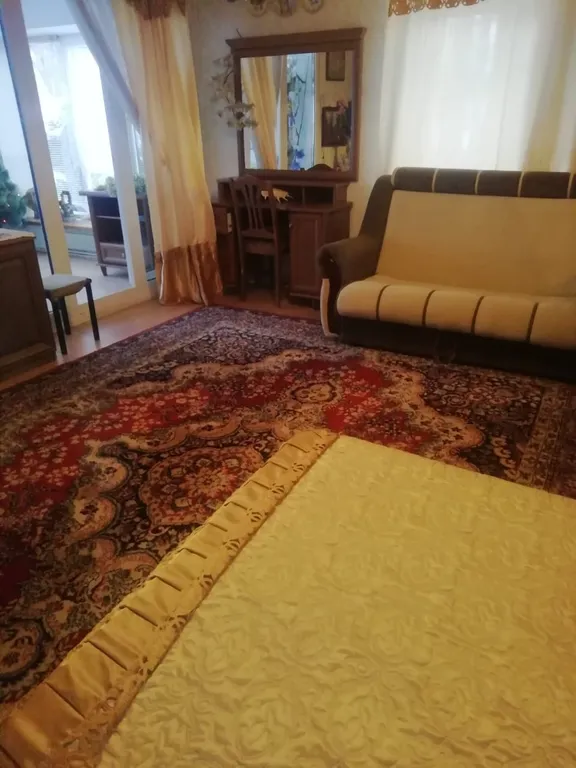 Большой дом на окраине деревни