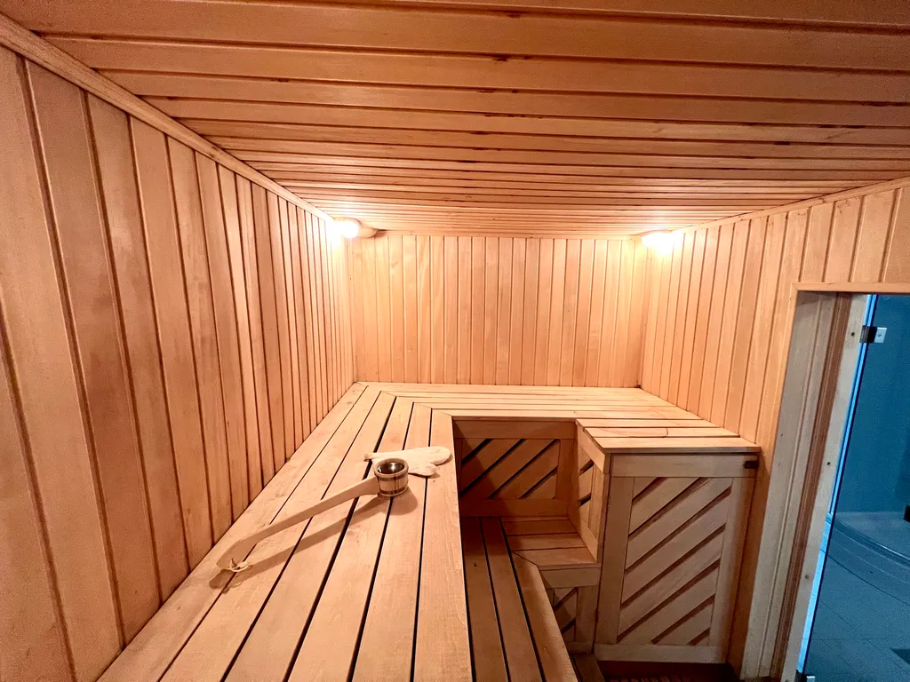 Уютный дом с бассейном