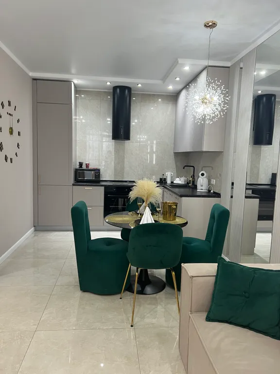 Дизайнерская квартира на набережной