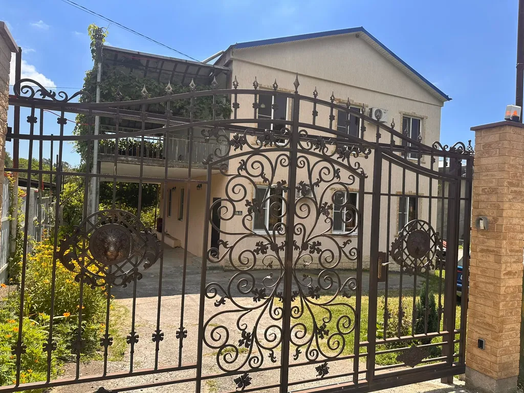 Коттедж Уютный четырёхместный домик — Гагра