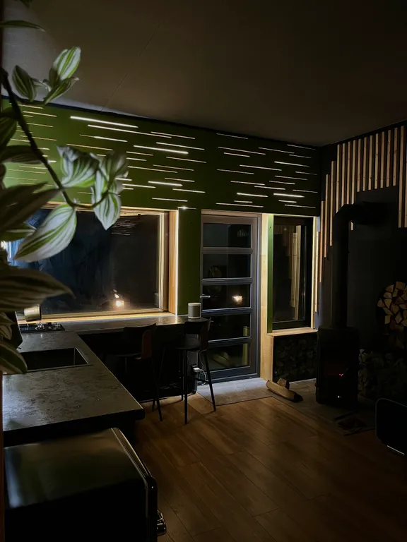 Домик на озере