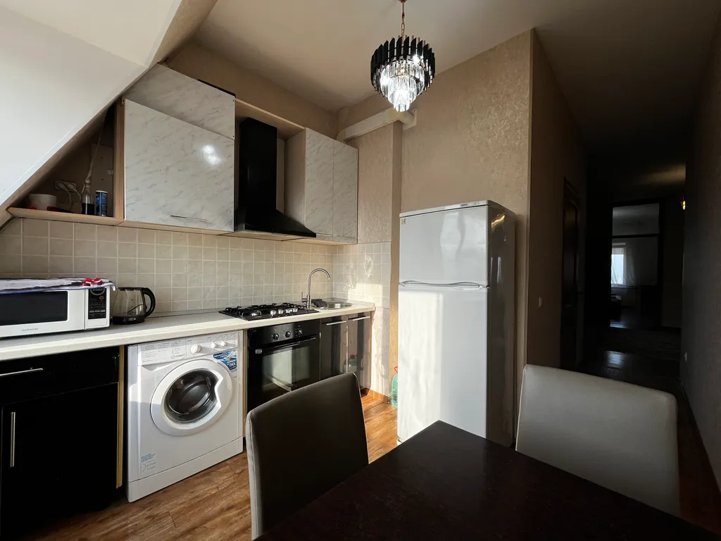 Квартира 3-комнатная Квартира — Махачкала