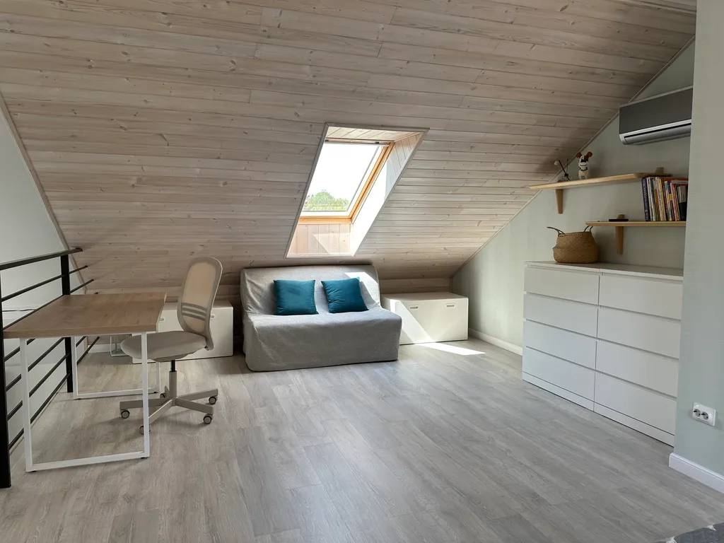 Двухуровневая квартира в частном доме