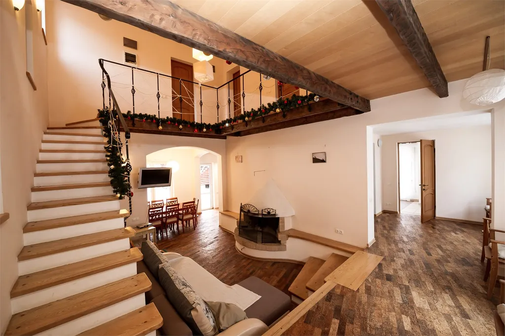 4-комнатный Дом